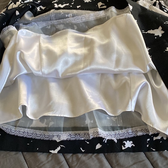 NWT WHBM Black and White Modern Floral Dress - Picture 9 of 9